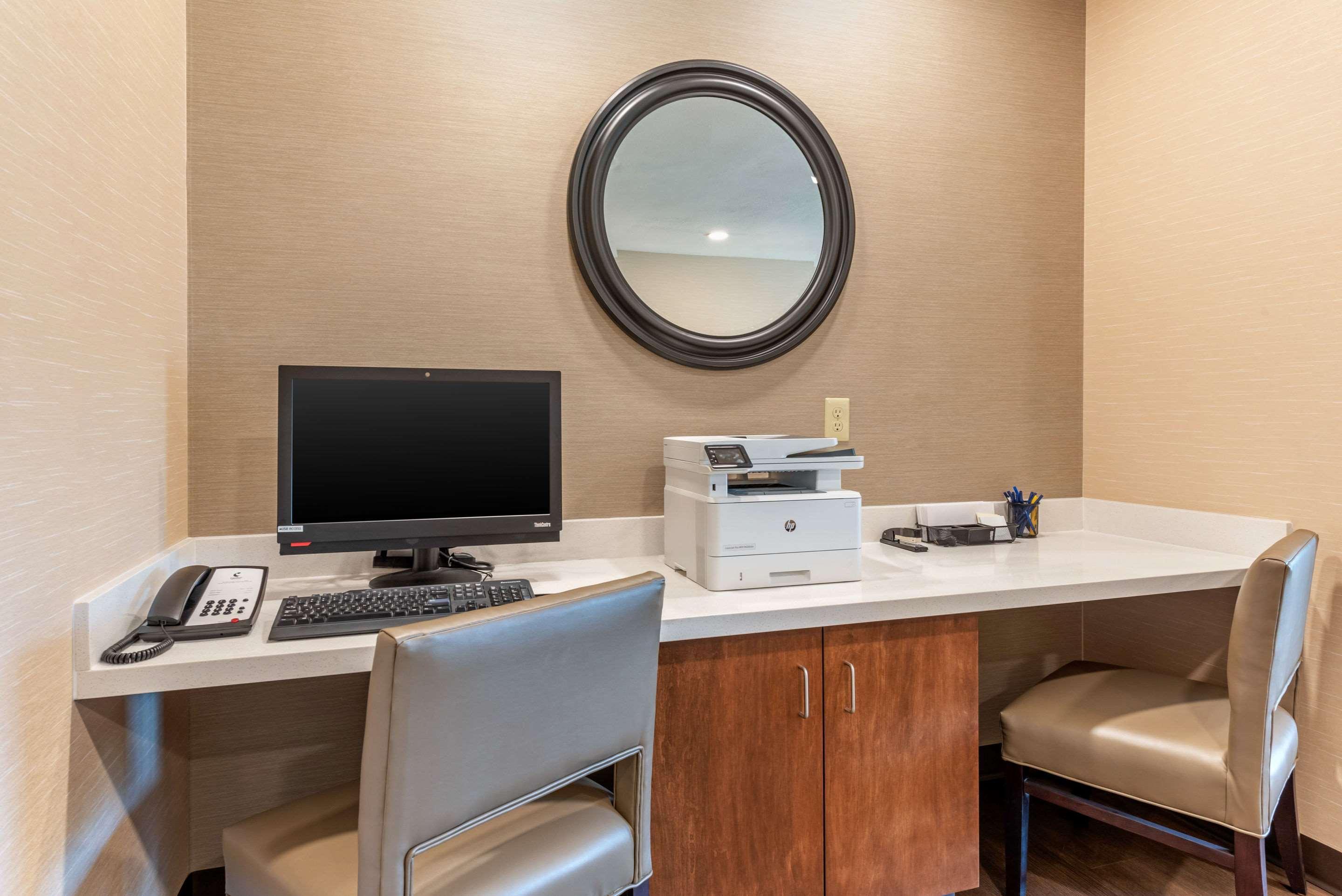 Comfort Inn & Suites Near Route 66 Lincoln Bagian luar foto