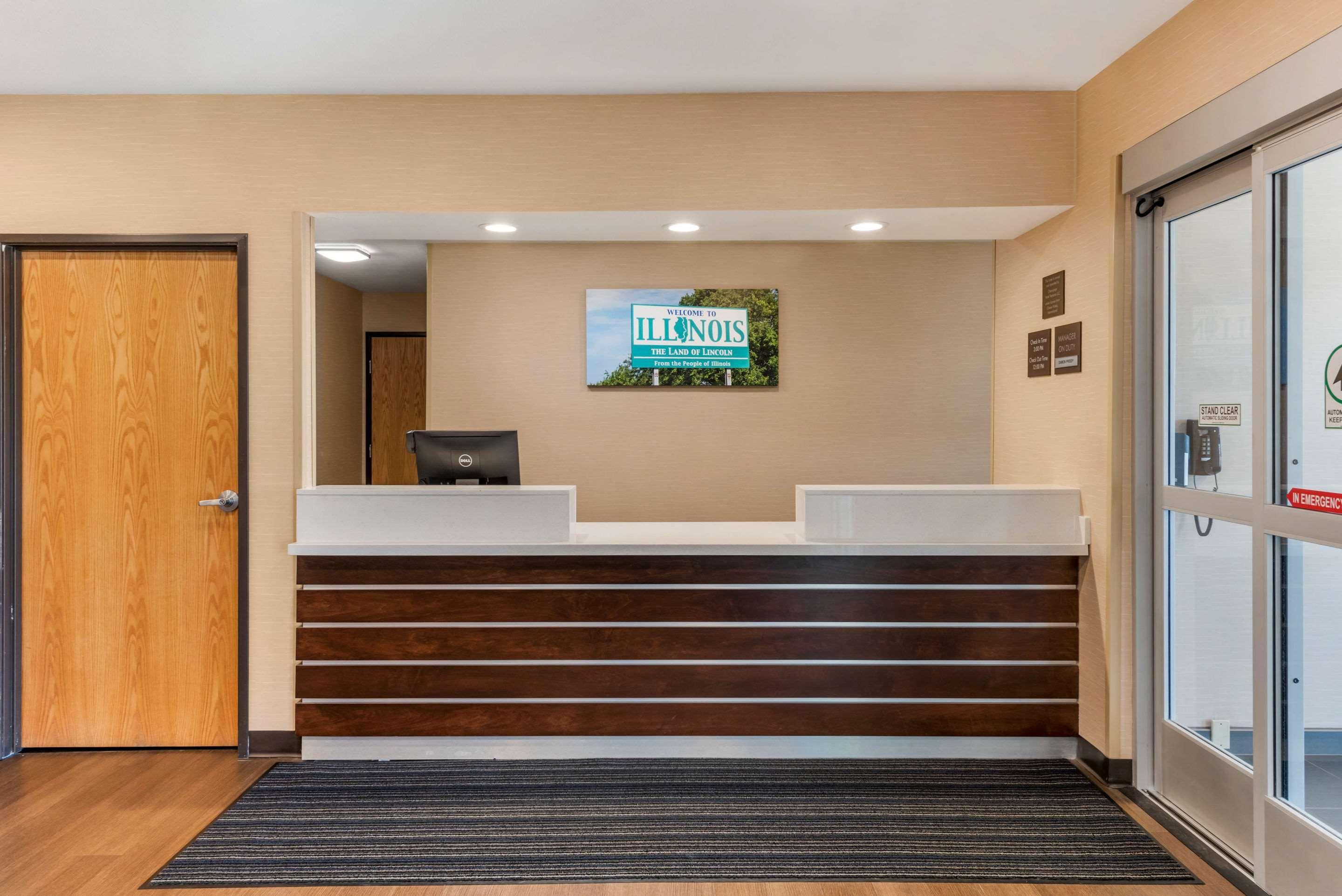 Comfort Inn & Suites Near Route 66 Lincoln Bagian luar foto