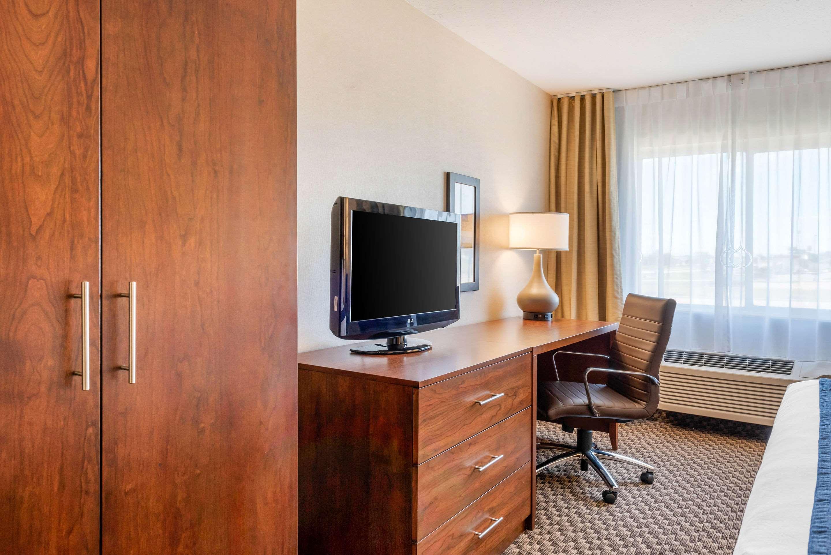 Comfort Inn & Suites Near Route 66 Lincoln Bagian luar foto